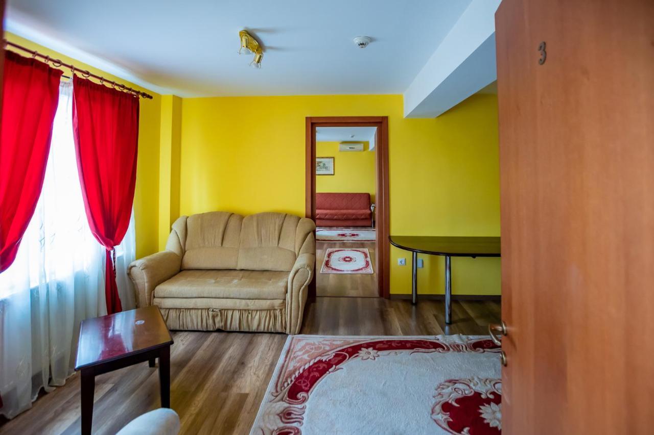 Noroc Si Fericire Otel Târgu-Mureş Dış mekan fotoğraf