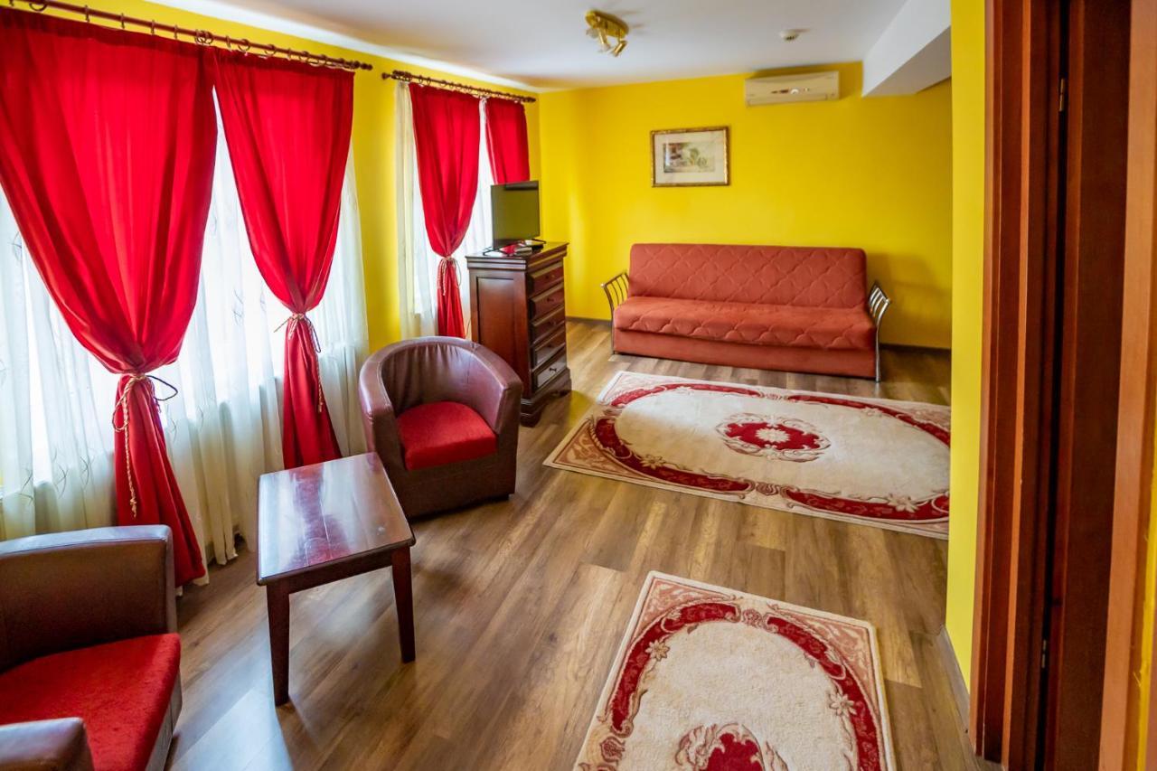 Noroc Si Fericire Otel Târgu-Mureş Dış mekan fotoğraf